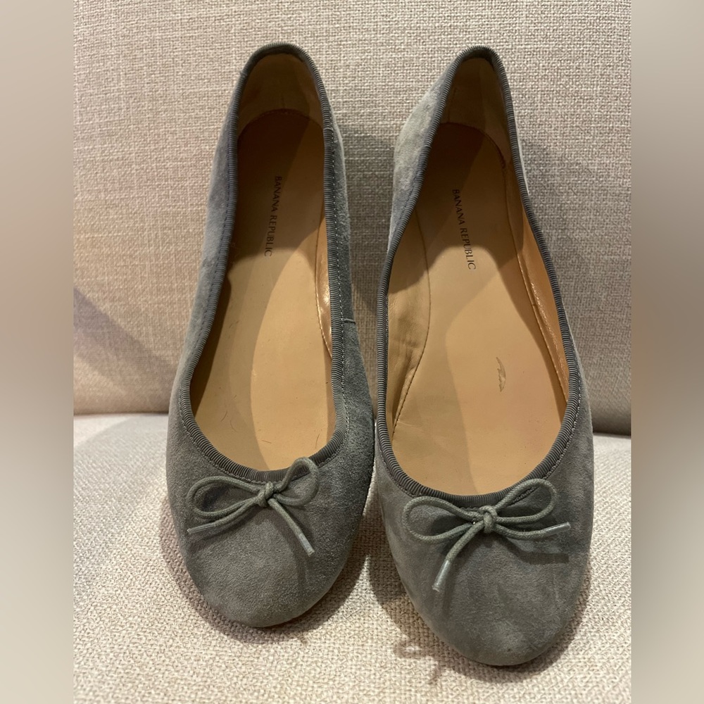 Banana Republic Grey Suede Flats Size 8
